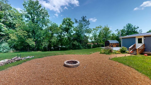 9464 Sugar Tree Dr, Bon Aqua, TN 37025