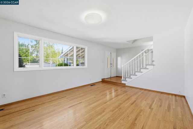 609 Teak Ct, Walnut Creek, CA 94598