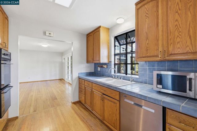 609 Teak Ct, Walnut Creek, CA 94598