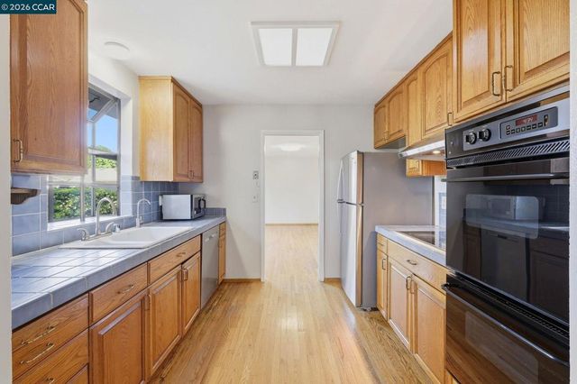 609 Teak Ct, Walnut Creek, CA 94598