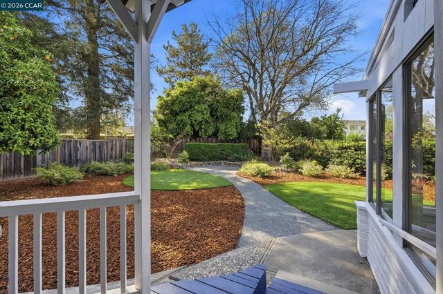 609 Teak Ct, Walnut Creek, CA 94598