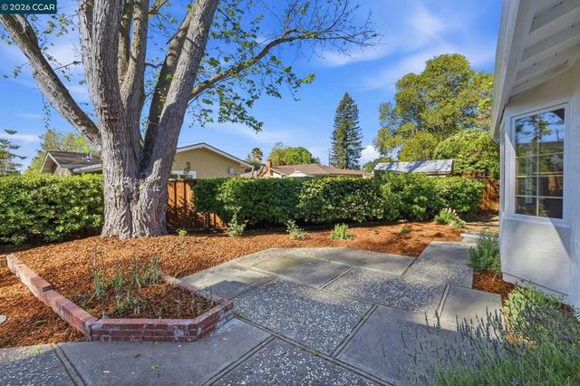 609 Teak Ct, Walnut Creek, CA 94598