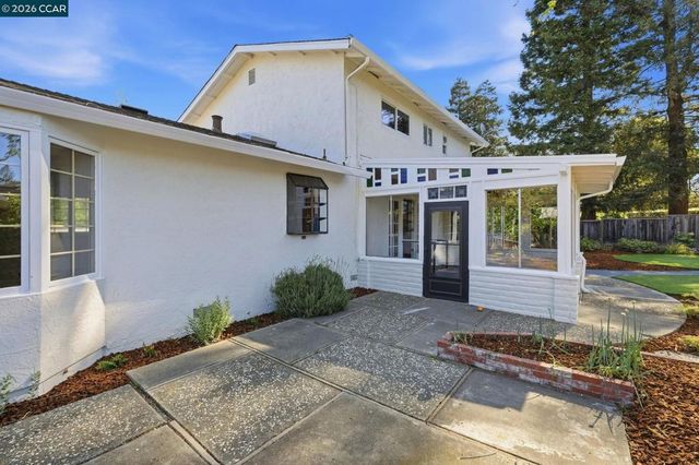 609 Teak Ct, Walnut Creek, CA 94598