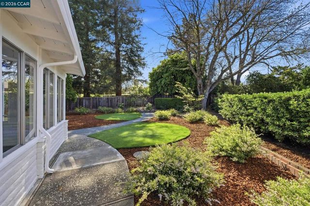 609 Teak Ct, Walnut Creek, CA 94598