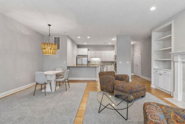 5000 Halifax Avenue S 107, Edina, MN 55424