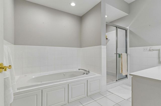 5000 Halifax Avenue S 107, Edina, MN 55424