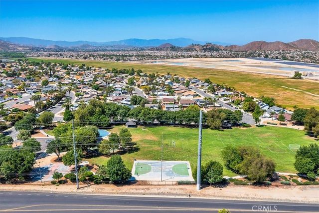 29568 Squaw Valley, Menifee, CA 92586