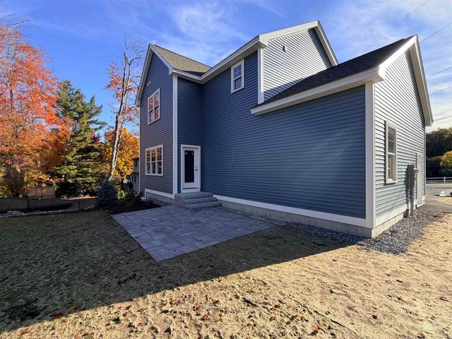 32 Farmington Road, Nashua, NH 03060