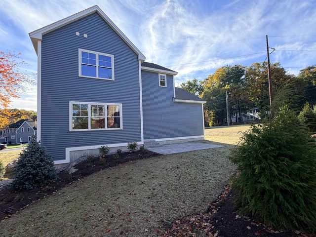 32 Farmington Road, Nashua, NH 03060