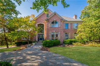 1095 Saint Mellion Dr, Collier Twp, PA 15142