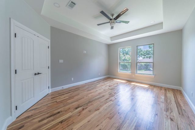 938 Fairway Drive, Duncanville, TX 75137