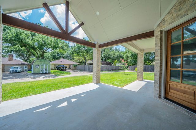 938 Fairway Drive, Duncanville, TX 75137