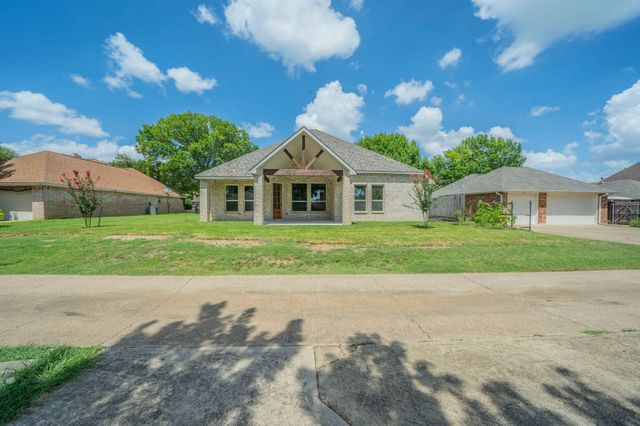 938 Fairway Drive, Duncanville, TX 75137