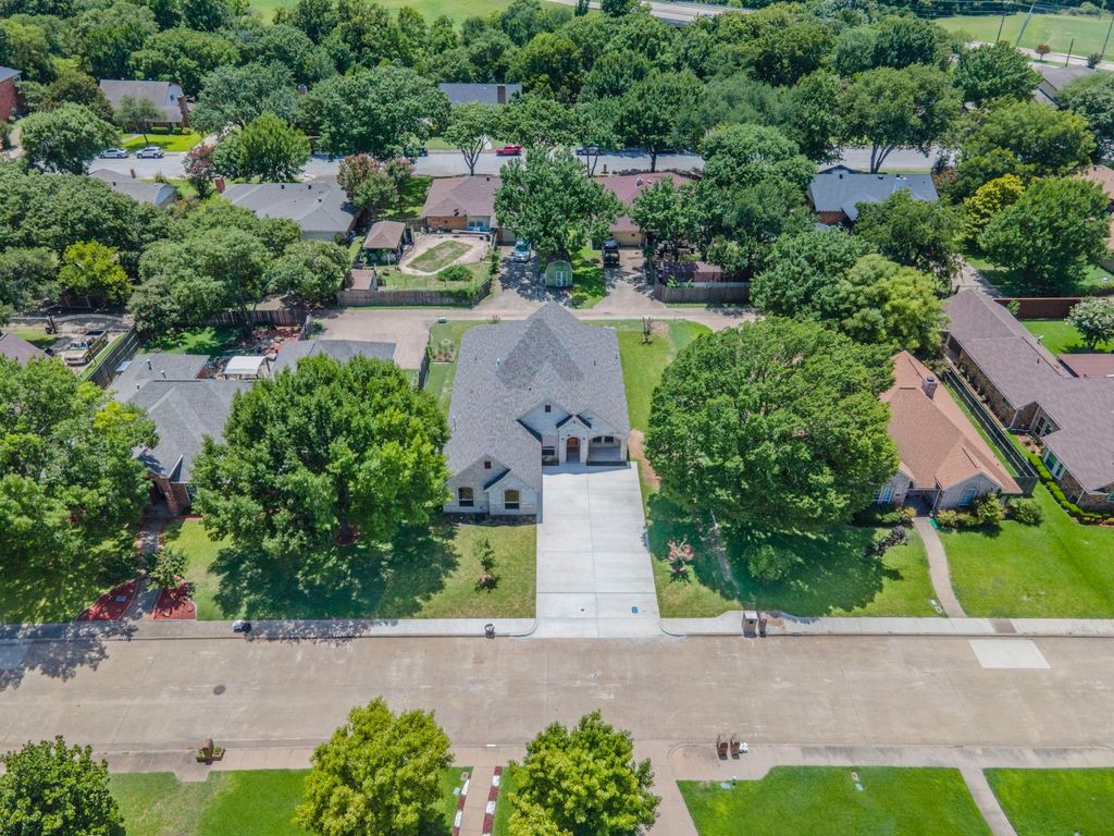 938 Fairway Drive, Duncanville, TX 75137