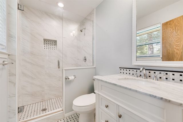 110 LA Jolla Street, Mabank, TX 75156
