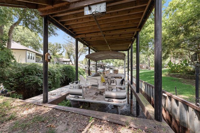 110 LA Jolla Street, Mabank, TX 75156