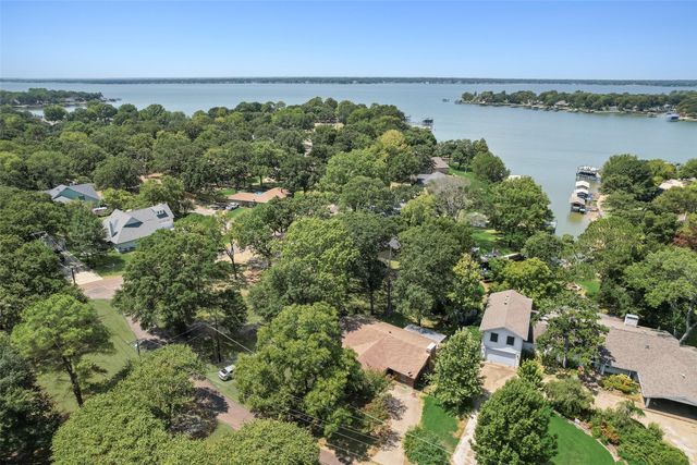 110 LA Jolla Street, Mabank, TX 75156