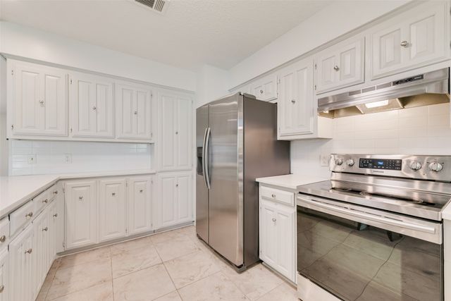 110 LA Jolla Street, Mabank, TX 75156