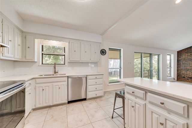 110 LA Jolla Street, Mabank, TX 75156