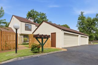 4864 Woodview Dr, Old Hickory, TN 37138