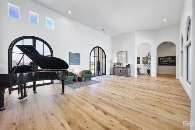 18160 Tiata Avenue, Bakersfield, CA 93314