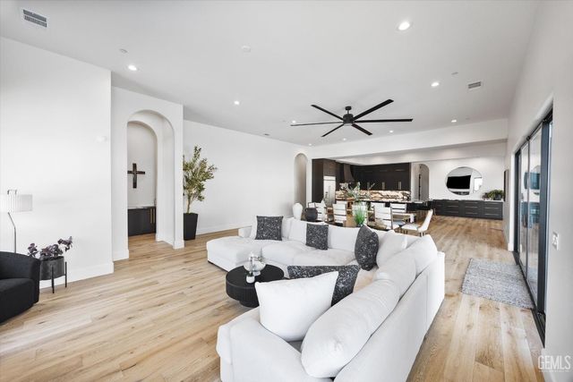 18160 Tiata Avenue, Bakersfield, CA 93314