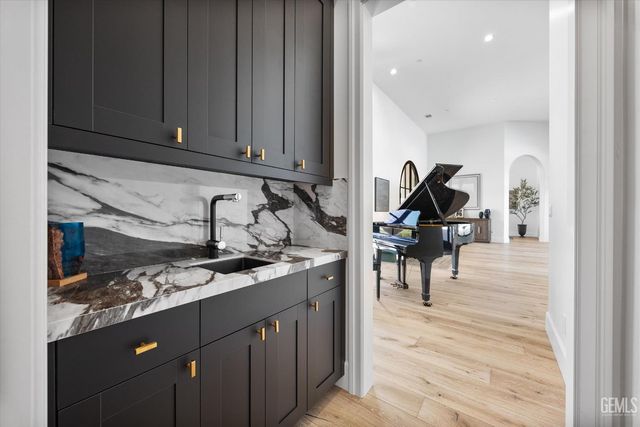 18160 Tiata Avenue, Bakersfield, CA 93314