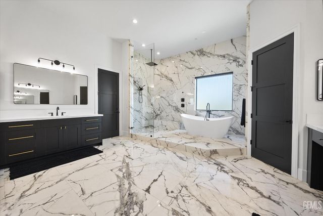 18160 Tiata Avenue, Bakersfield, CA 93314