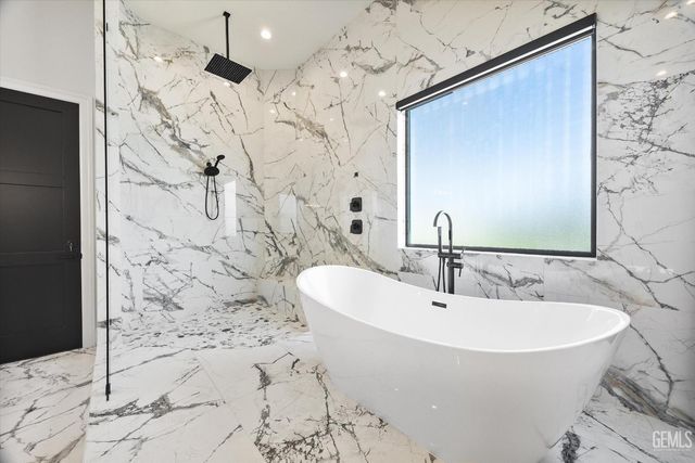 18160 Tiata Avenue, Bakersfield, CA 93314