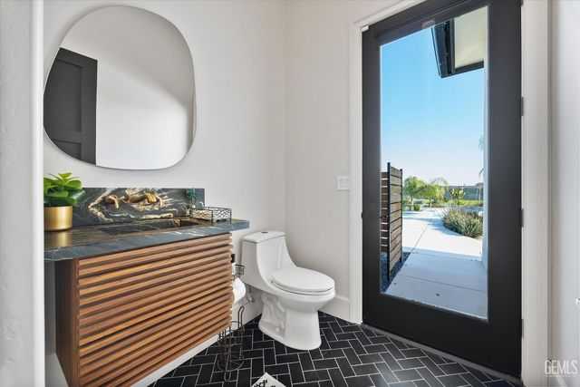 18160 Tiata Avenue, Bakersfield, CA 93314