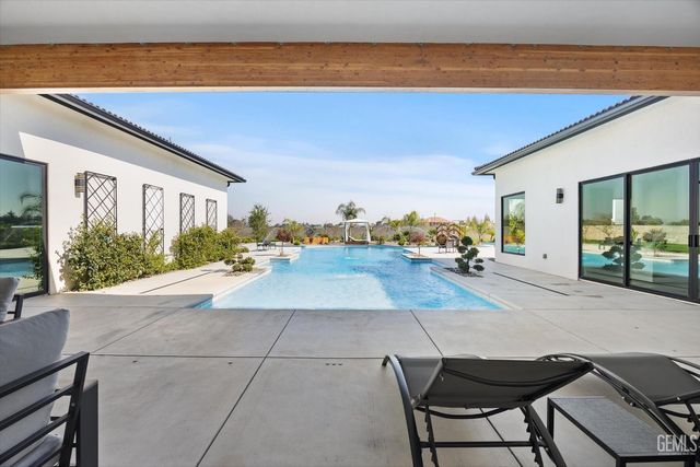 18160 Tiata Avenue, Bakersfield, CA 93314