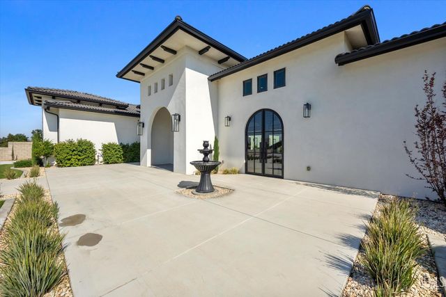 18160 Tiata Avenue, Bakersfield, CA 93314