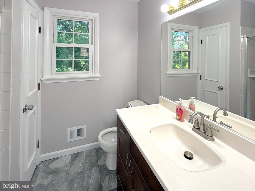 Image 26 of property listing at 9006 SIDEHILL RD, Ellicott City, MD 21042