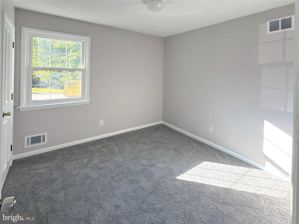Image 30 of property listing at 9006 SIDEHILL RD, Ellicott City, MD 21042