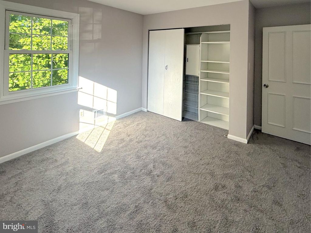 Image 35 of property listing at 9006 SIDEHILL RD, Ellicott City, MD 21042