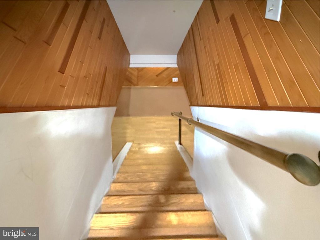 Image 38 of property listing at 9006 SIDEHILL RD, Ellicott City, MD 21042