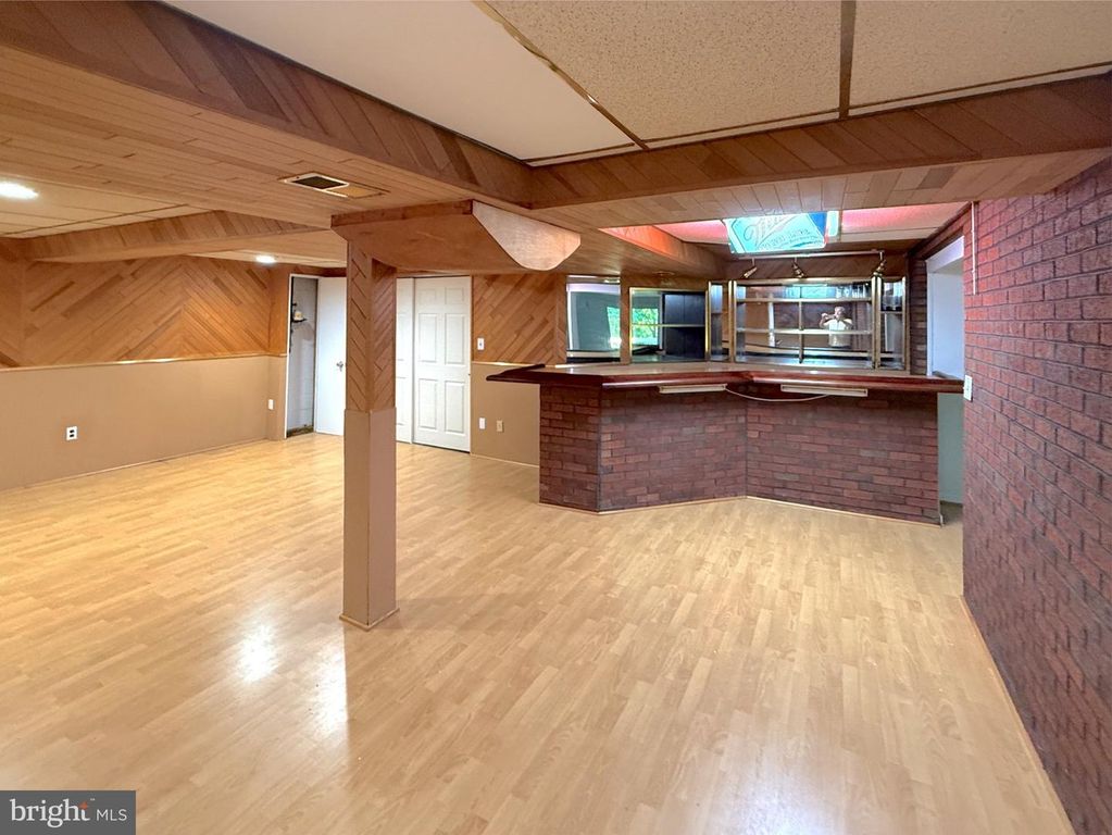 Image 41 of property listing at 9006 SIDEHILL RD, Ellicott City, MD 21042