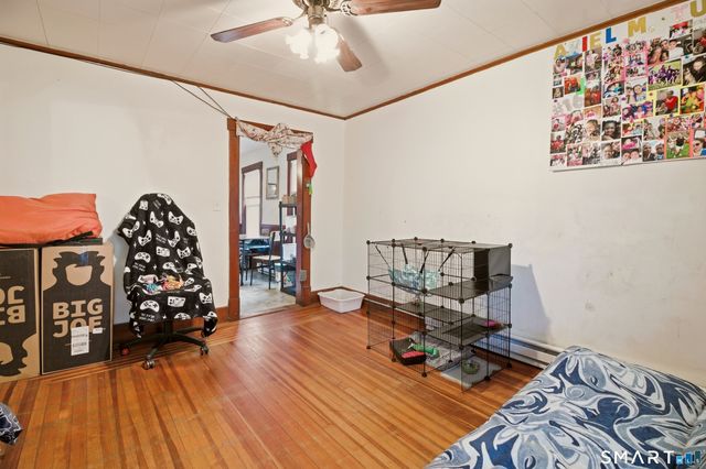 182 Vauxhall Street, New London, CT 06320