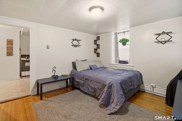 182 Vauxhall Street, New London, CT 06320