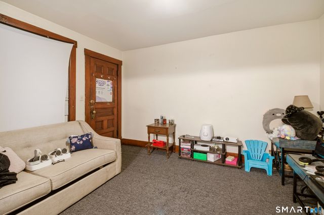 182 Vauxhall Street, New London, CT 06320
