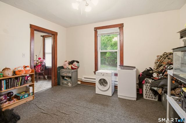 182 Vauxhall Street, New London, CT 06320