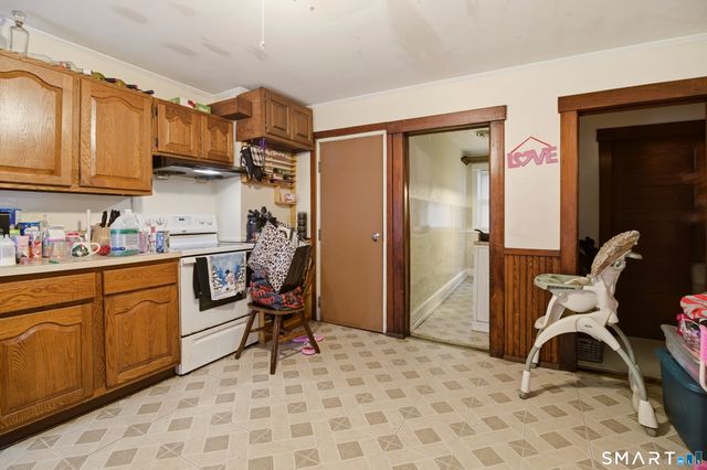 182 Vauxhall Street, New London, CT 06320