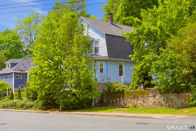 182 Vauxhall Street, New London, CT 06320