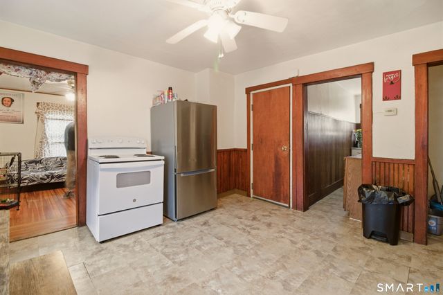 182 Vauxhall Street, New London, CT 06320