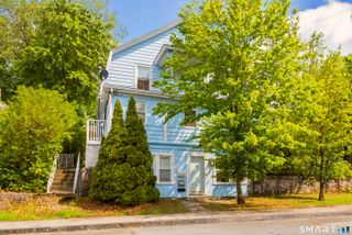 182 Vauxhall Street, New London, CT 06320