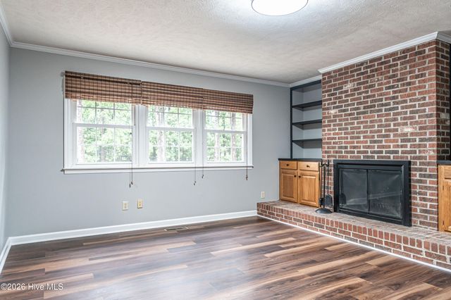 120 Fox Hunt Lane, Southern Pines, NC 28387
