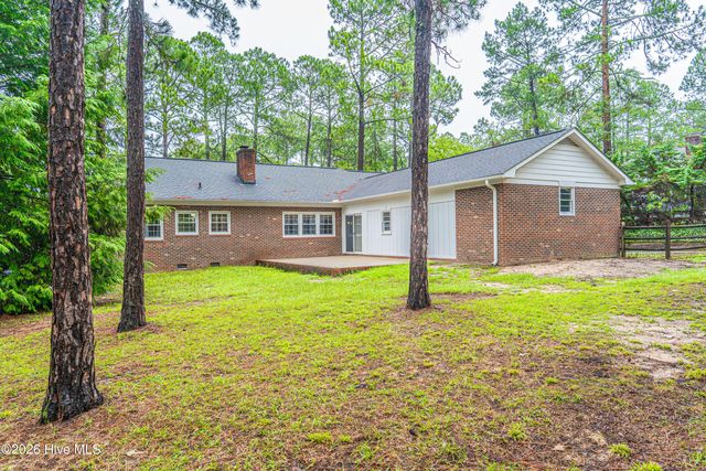 120 Fox Hunt Lane, Southern Pines, NC 28387