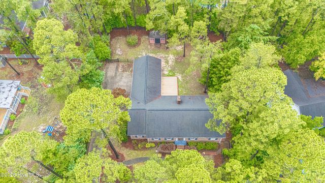 120 Fox Hunt Lane, Southern Pines, NC 28387