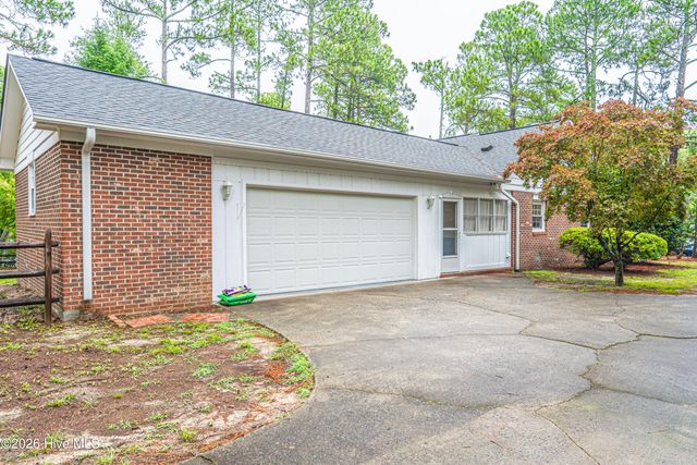 120 Fox Hunt Lane, Southern Pines, NC 28387