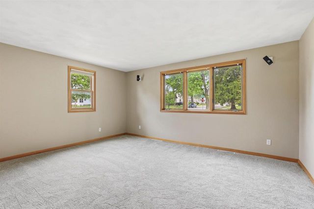712 ALGOMA STREET, New London, WI 54961